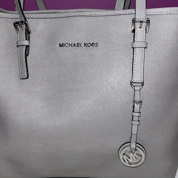 Michael Kors Large Grey Jet Set Tote - Picture 6 of 10